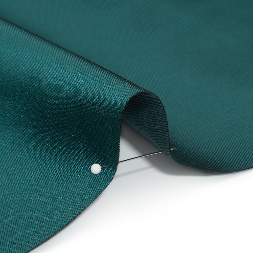 Silk Wool Twill - Everglade - Premium Collection Detail Silk Wool Twill - Everglade - Premium Collection Detail