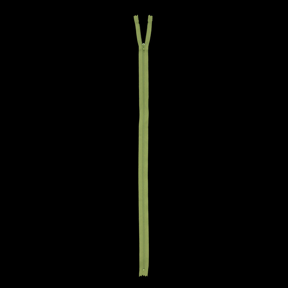 Regular Zipper 24" by YKK - 827 Macaw Green Detail Regular Zipper 24" by YKK - 827 Macaw Green Detail