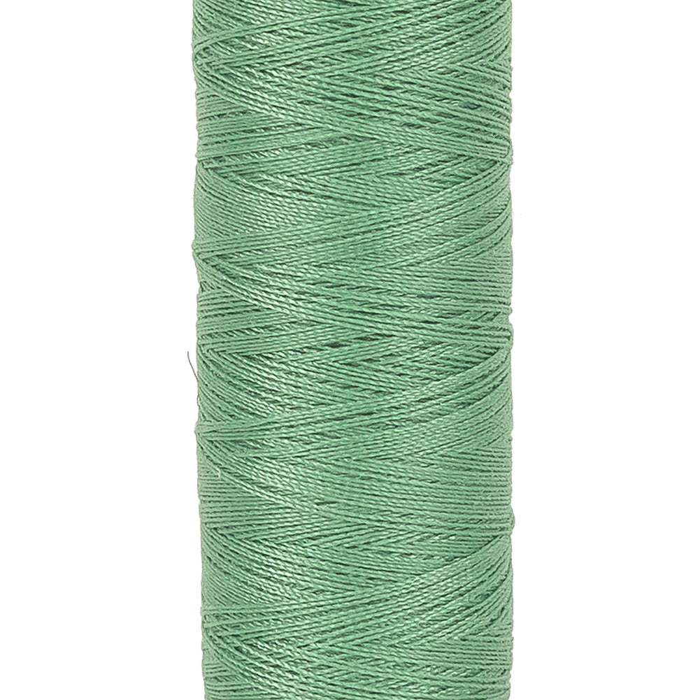 Gutermann Sew All Thread 100m - 724 Willow Green Detail