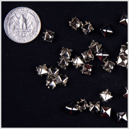 1/4" Silver Pyramid Nailheads
