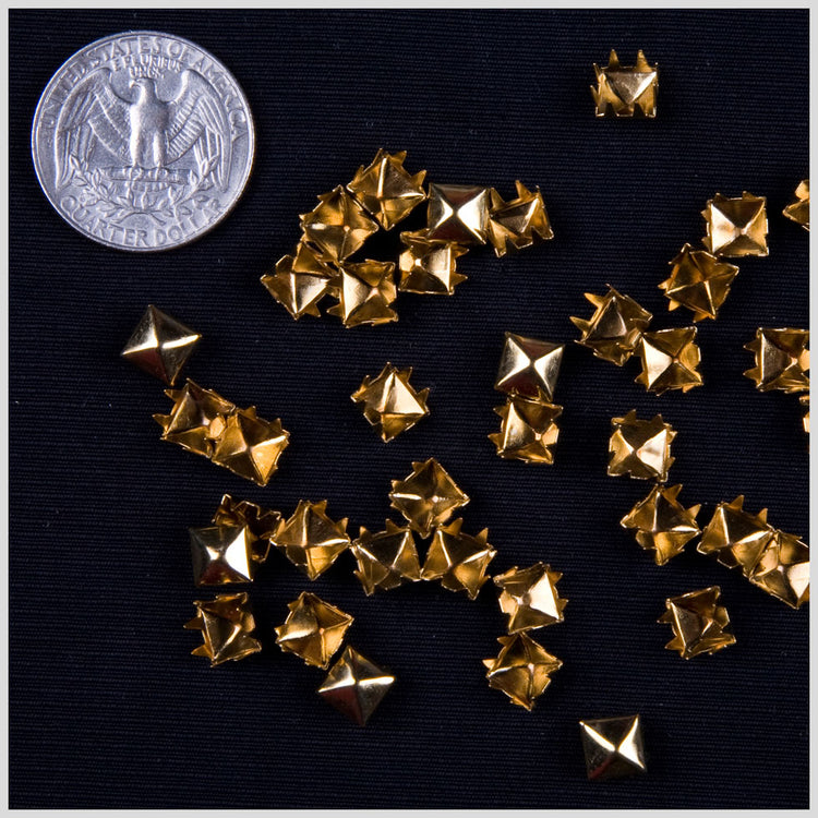 template--25130090922057__main- Pyramid Nailheads