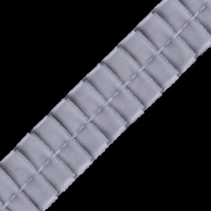 Italian Silver Velvet Knife Pleated Trimming - 0.875 - Detail