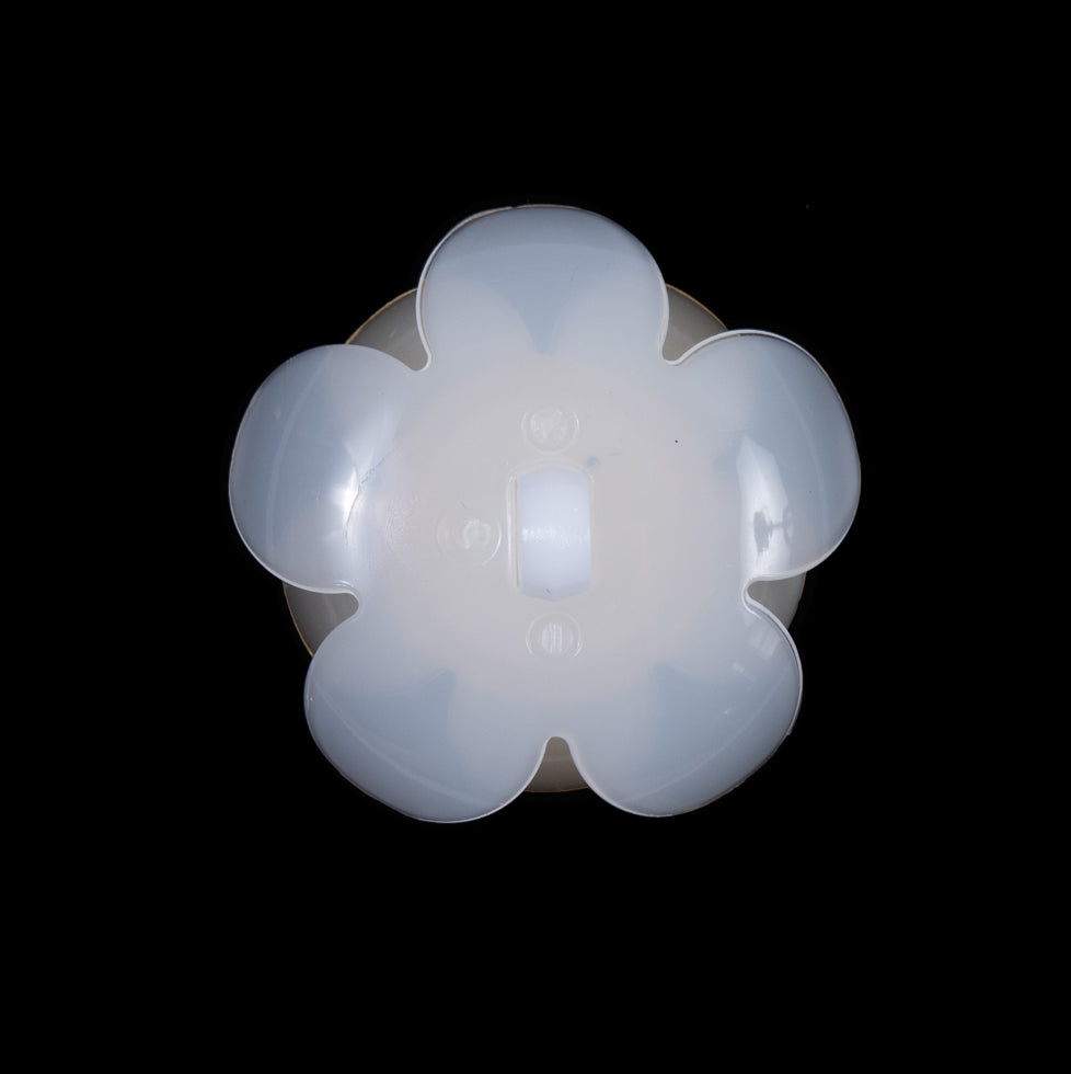 Italian Ivory Floral Shank-Back Button - 40L/25.5mm Detail