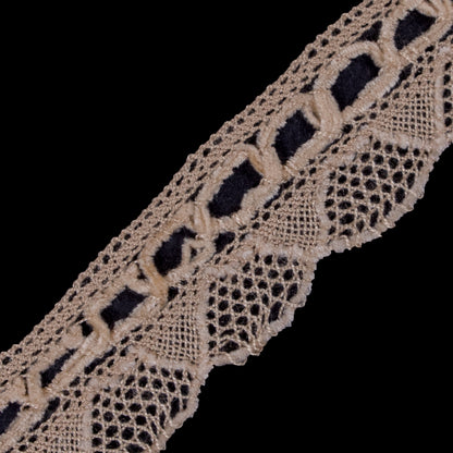 Beige Crochet Chenille Trim - 1.5" Detail