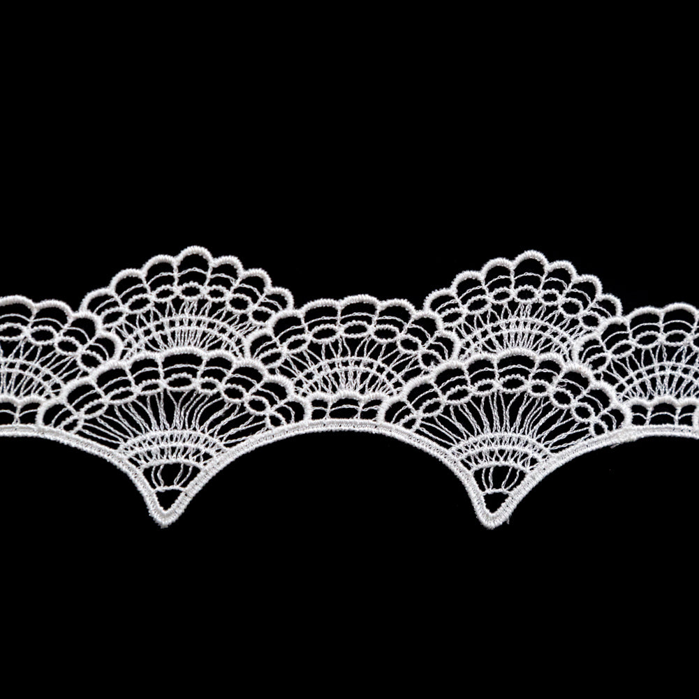 Fancy Ivory Scalloped Venise Lace Trim - 1.75 - Detail