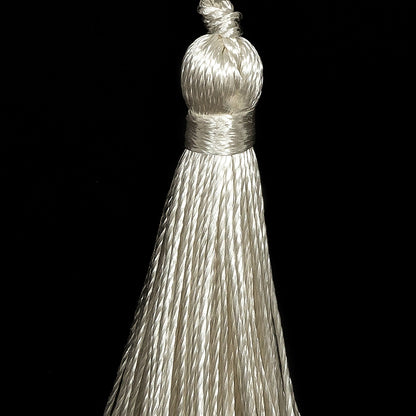 2 Ivory Basic Tassel - Detail