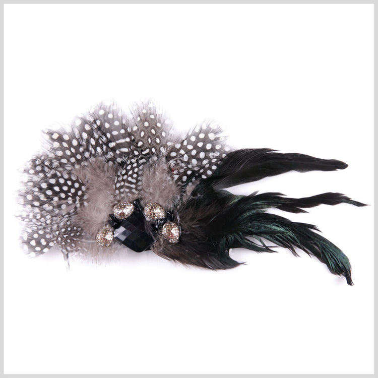 template--25130090922057__main-Black/White Feather Brooch
