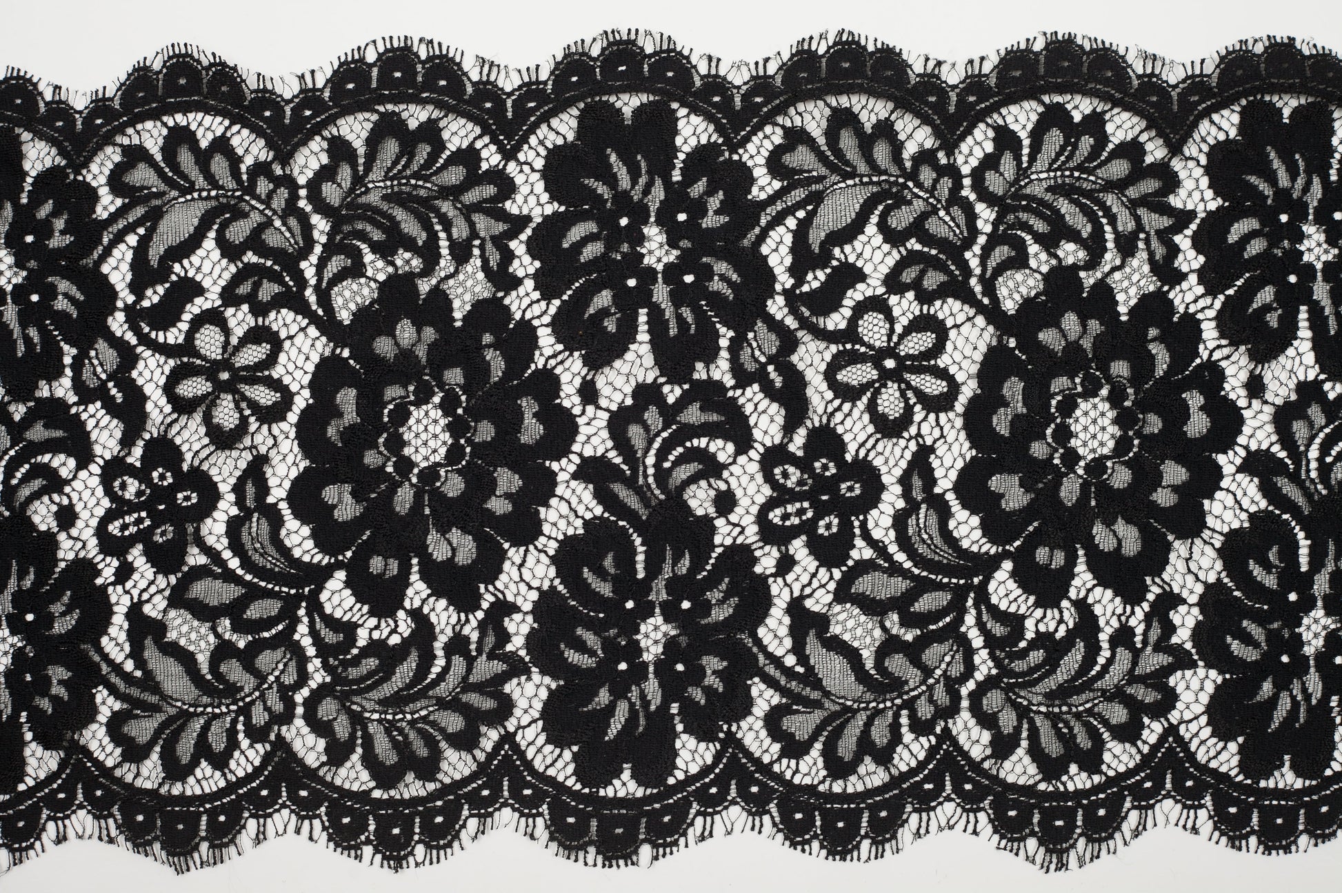 9 Jet Black Scallop-Edged Floral Lace Trim