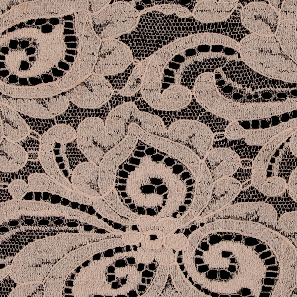 Sand Dollar Lace Trimming - 4.75" Detail