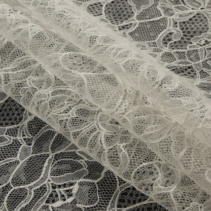Narrow Ivory Re-embroidered Lace w/ Scalloped Eyelash Edges - Folded