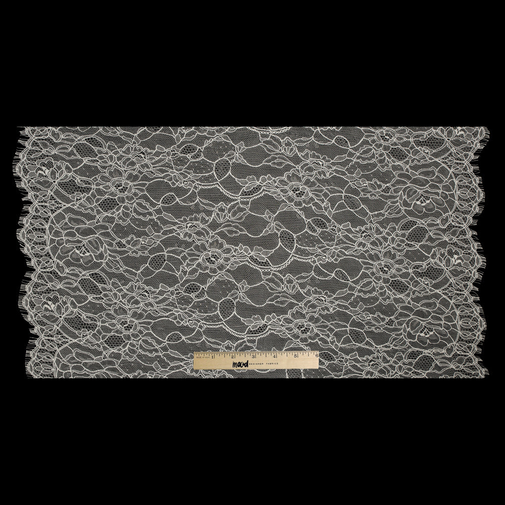 Narrow Ivory Re-embroidered Lace w/ Scalloped Eyelash Edges - Full