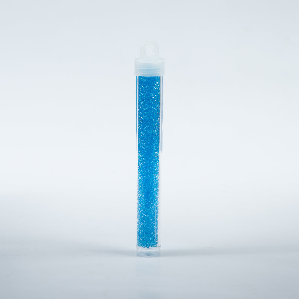 Light Aqua Clear Czech Seed Beads - Size 10 - Detail