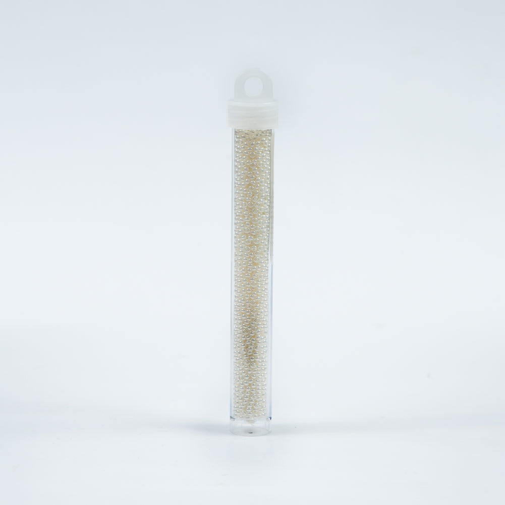 Ceylon Pearl Czech Seed Beads - Size 10 Detail