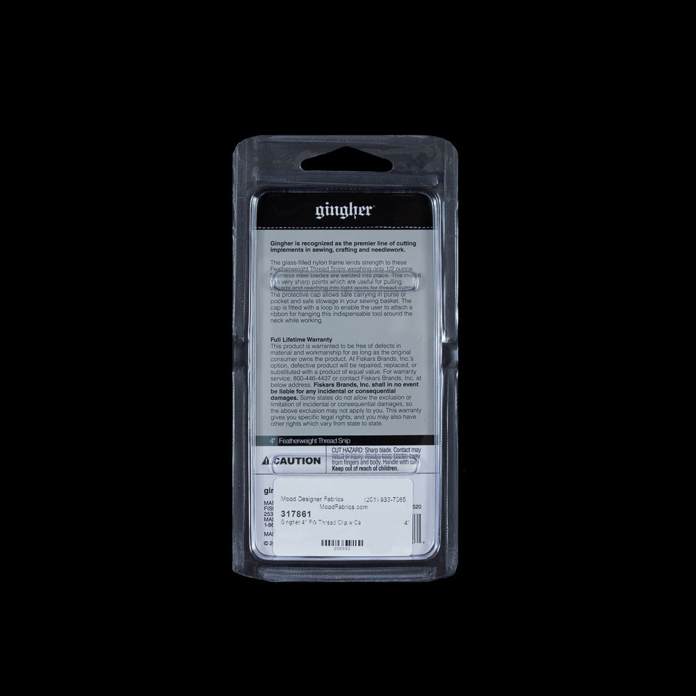 Gingher Featherweight Thread Snipper with Cap - 4" Detail