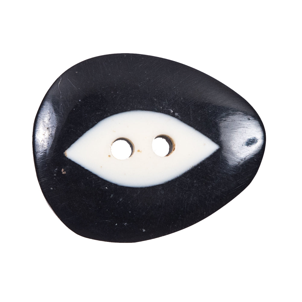 Black and White Horn Toggle - 48L/30.5mm