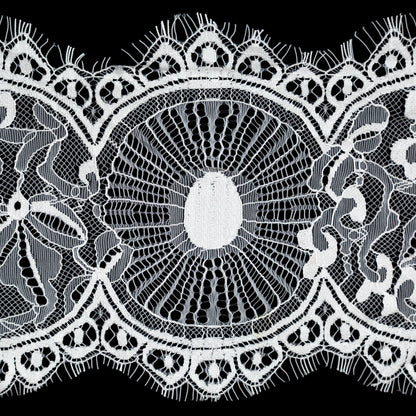 European White Medallion Scalloped Eyelash Lace Trim - 6.5" Detail
