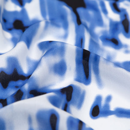 Karen Kane Riviera and White Abstract Silk Crepe de Chine Detail