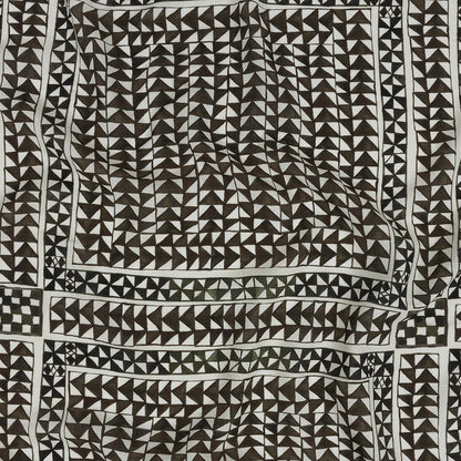 Lightweight Viscose-Linen Woven Print - Black and White Triangle Paths - Mood Exclusive Large Inverted Opposites