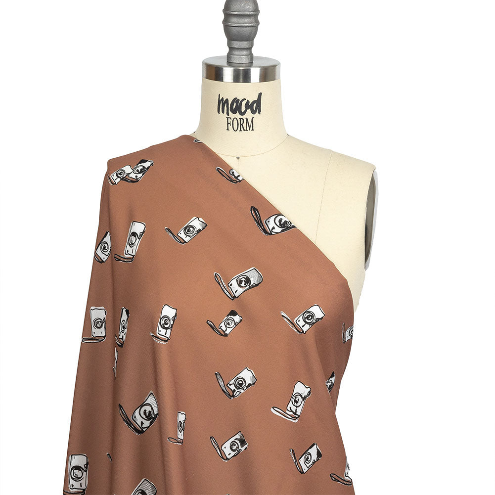 Mood Exclusive Camera Unobscured Drapey Viscose Woven Drape