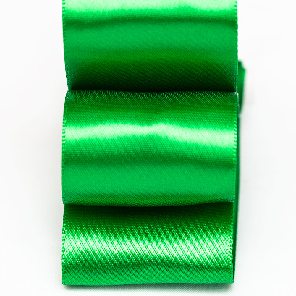 1.5" Emerald Single Face Satin Ribbon Detail
