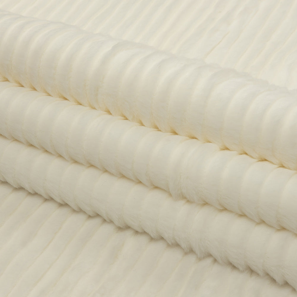 Star White Ribbed Luxury Faux Fur Folded