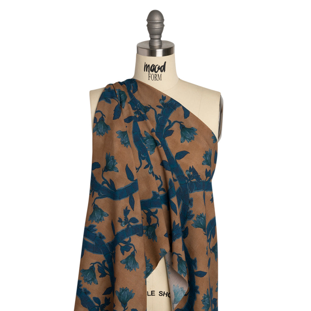 Sustainable Viscose Crepe Print - Blue and Brown Floral Ogee Lattice - Mood Exclusive Intertwined Vines Detail