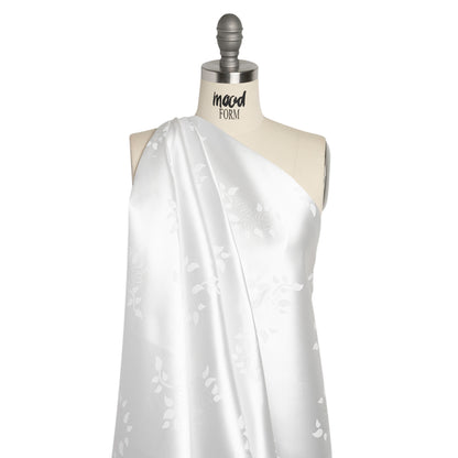 Luminous White Dainty Roses Polyester Jacquard Drape