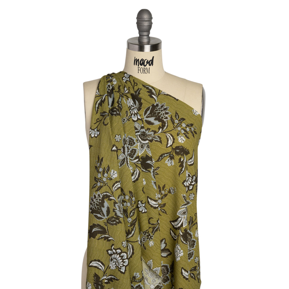 Mood Exclusive Easy to Please Crinkled Gauzy Viscose Crepe Detail