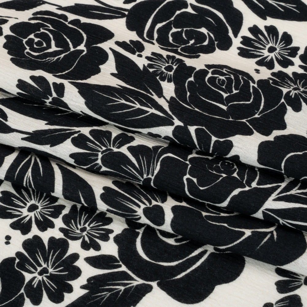 Crinkled Cotton Gauze Panel - Black and White Roses - Mood Exclusive Mounting Roses Print Folded
