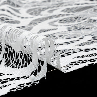 Chantilly Lace - White Floral Lattices