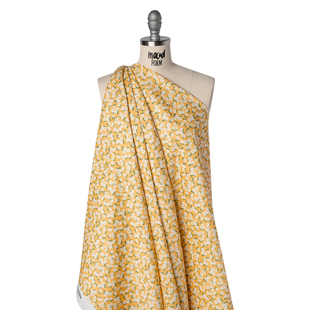 Brushed Cotton Woven - White, Sunny Yellow and Green Scattered Daisies - Mood Exclusive Daisy Daze Print Drape