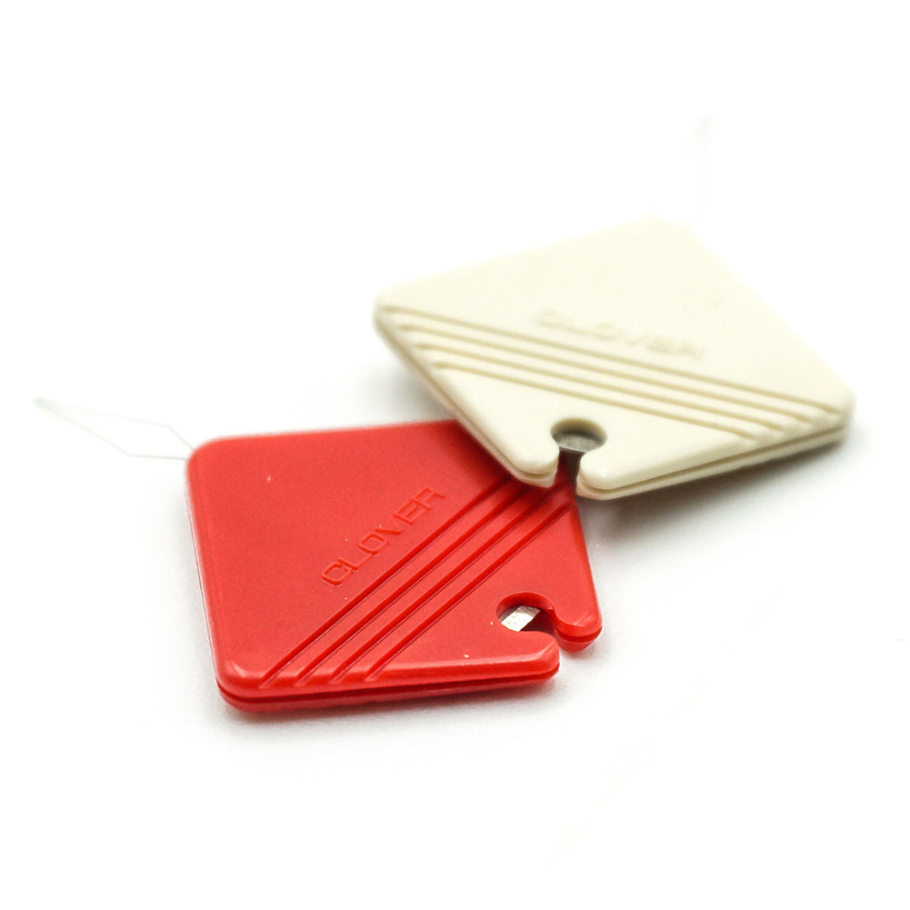 Clover Petit Cut Needle Threader with Cutter - 2 ct - Full - Image 5 of 5