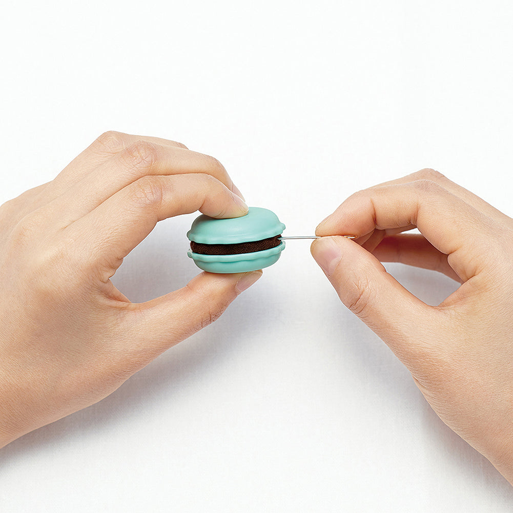 Clover Sweet 'n' Sharp Macaron - Needle Holder and Sharpener - Pistachio