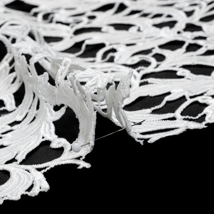Guipure Lace - Off White Swirling Leafy Vines Detail