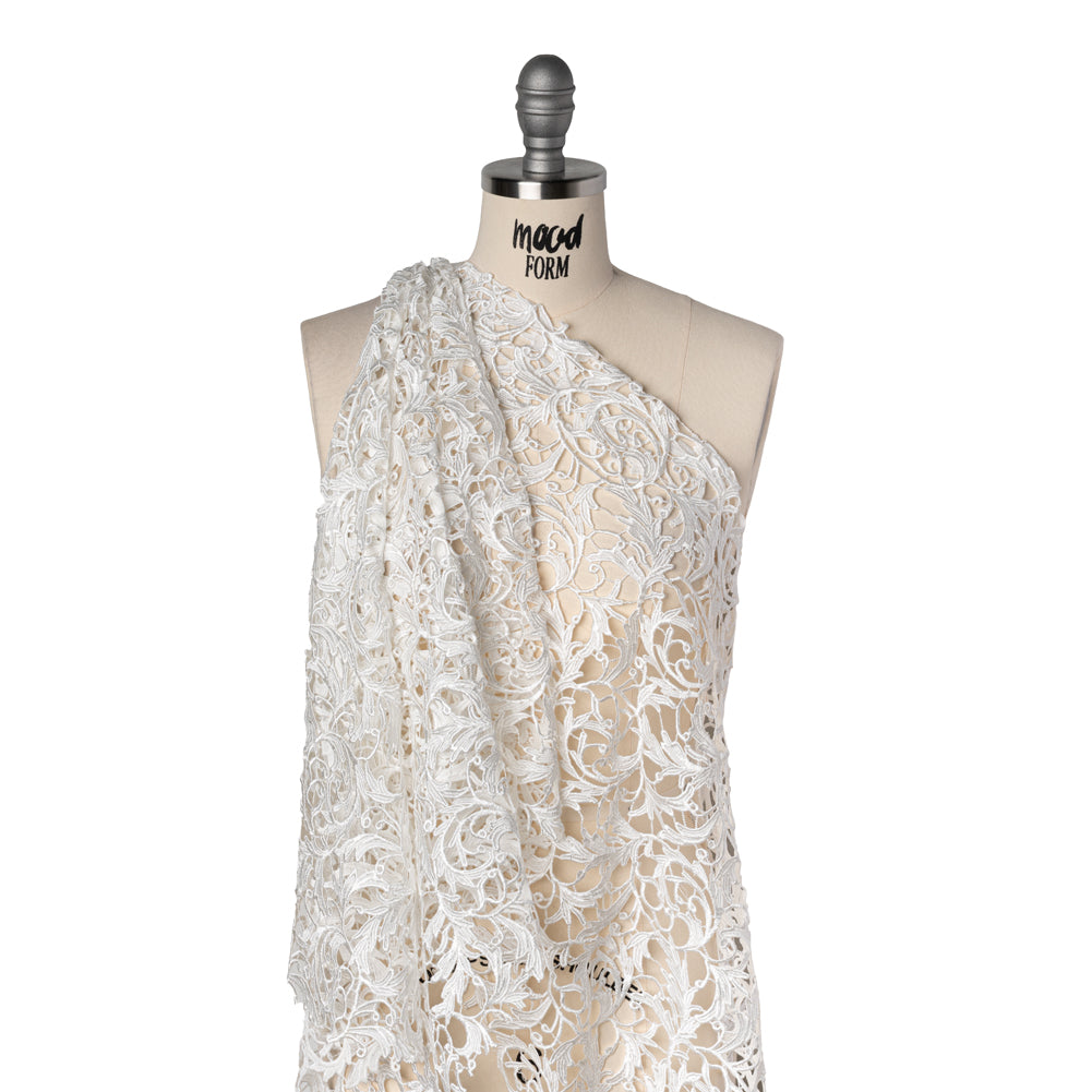 Guipure Lace - Off White Swirling Leafy Vines Drape