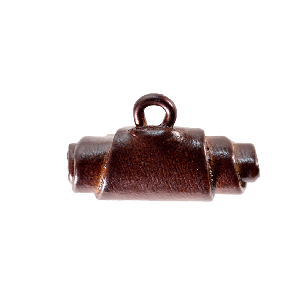 Antique Leather Toggle - 40L/25.5mm Detail