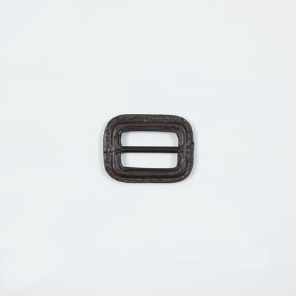 Antique Brown Leather Buckle - 1.5" x 1.125" Detail