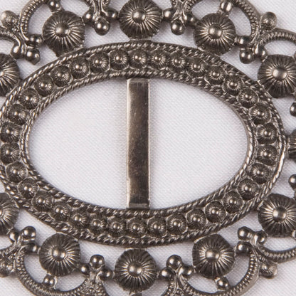 Titan Metal Buckle Detail