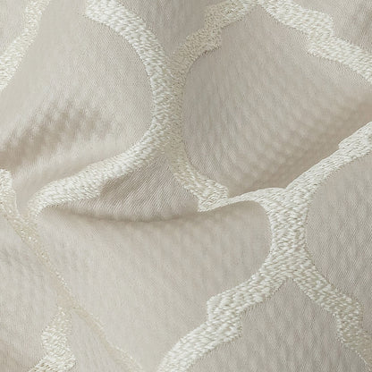 Satin-Faced Jacquard - Oyster Moroccan Quatrefoil - British Imported Detail