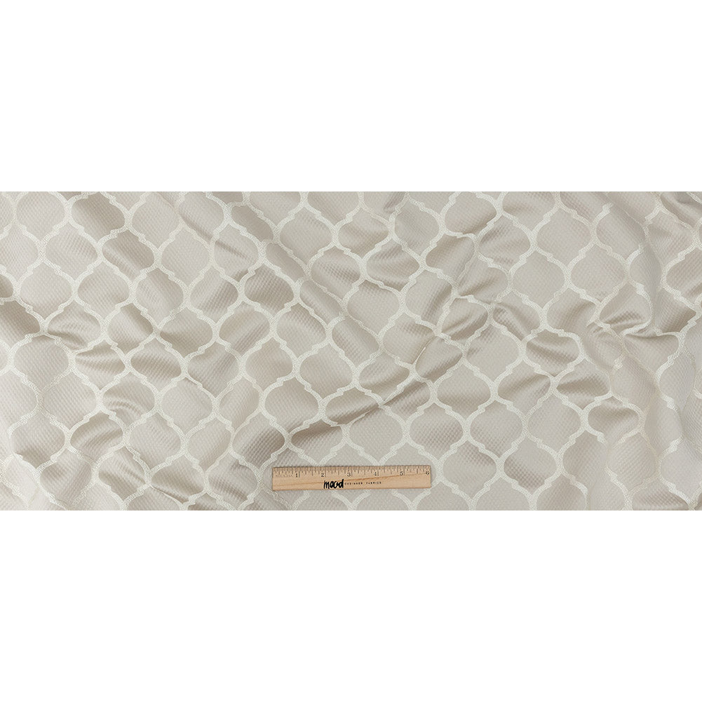 Satin-Faced Jacquard - Oyster Moroccan Quatrefoil - British Imported Full