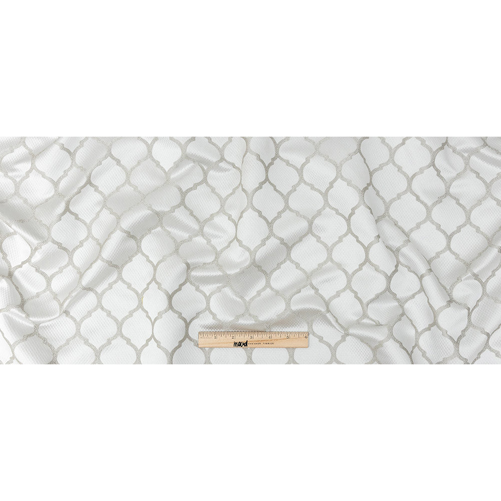 Satin-Faced Jacquard - Platinum Moroccan Quatrefoil - British Imported Full