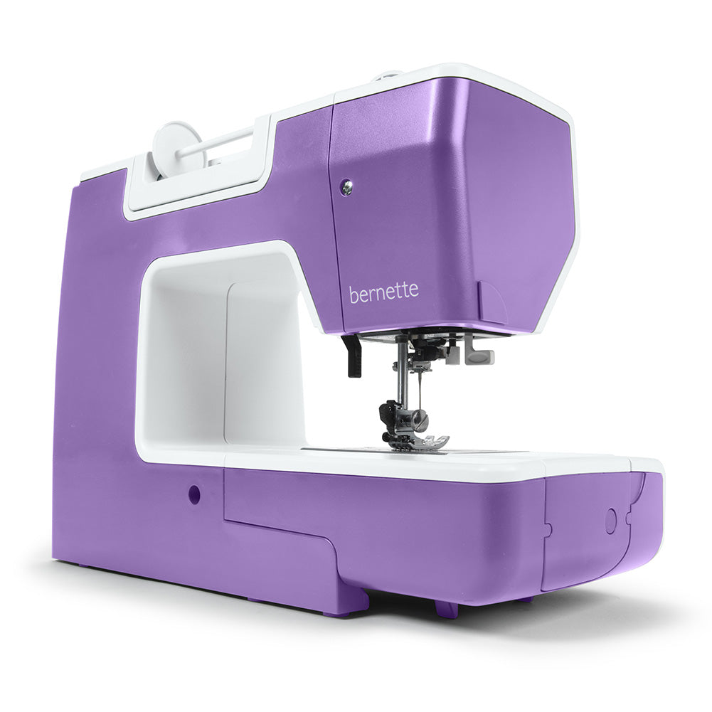 メイ・リー　エンチャンテッド bernette 38 Yaya Han Edition - Computerized Sewing Machine with 394 St