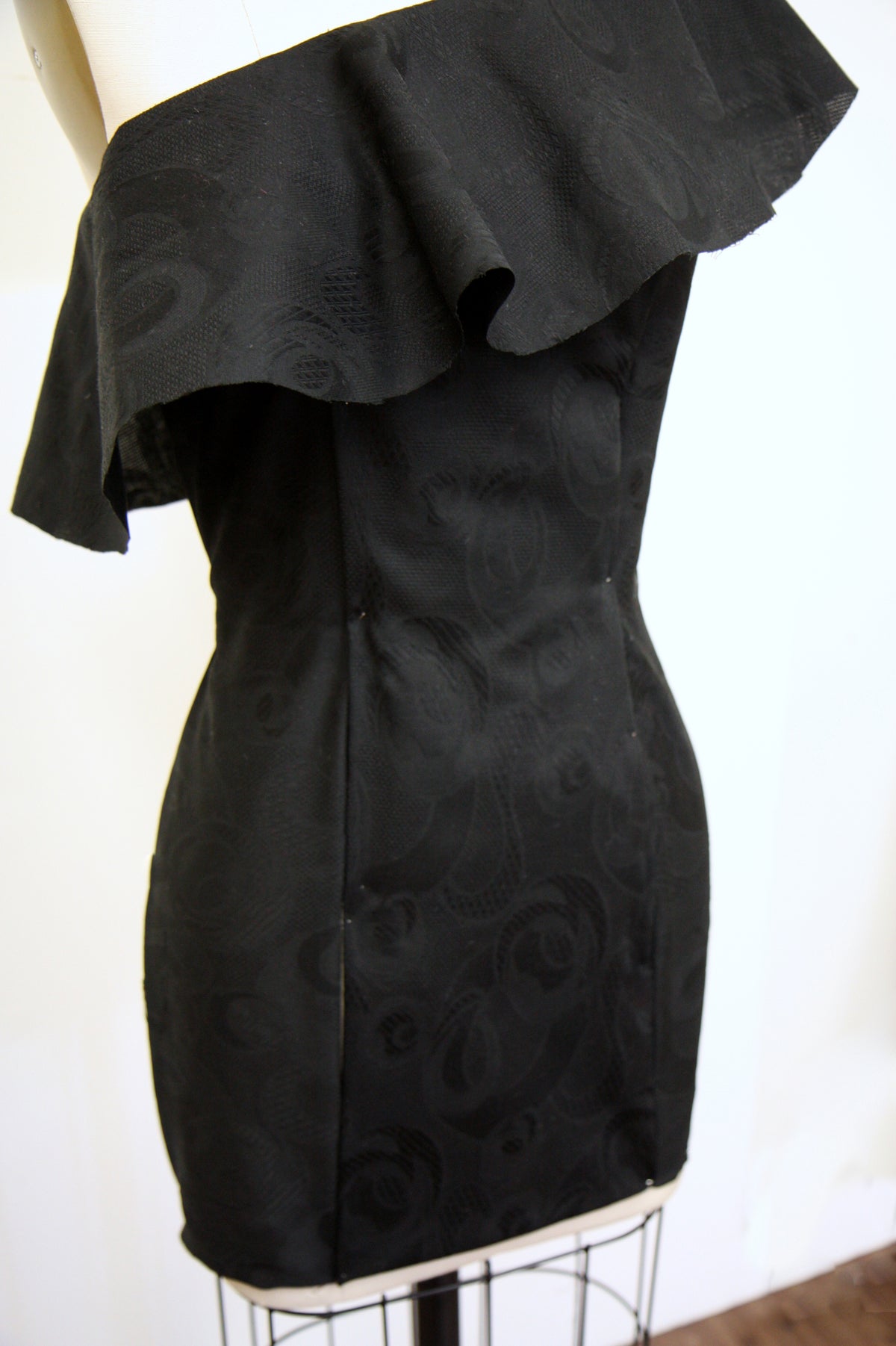 Loose-Woven Black Cotton Jacquard Detail
