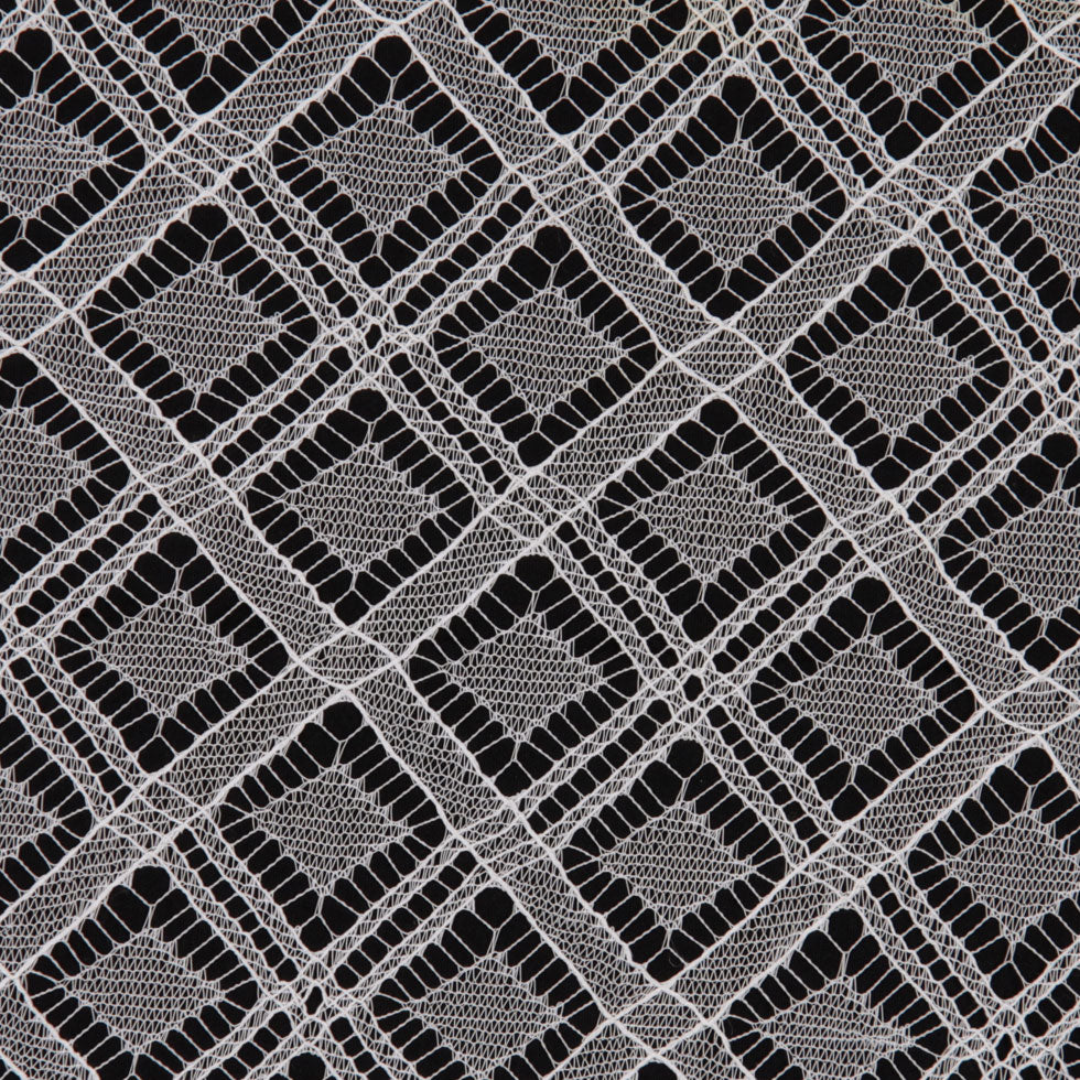 Ivory Diamonds Chantilly Lace Detail