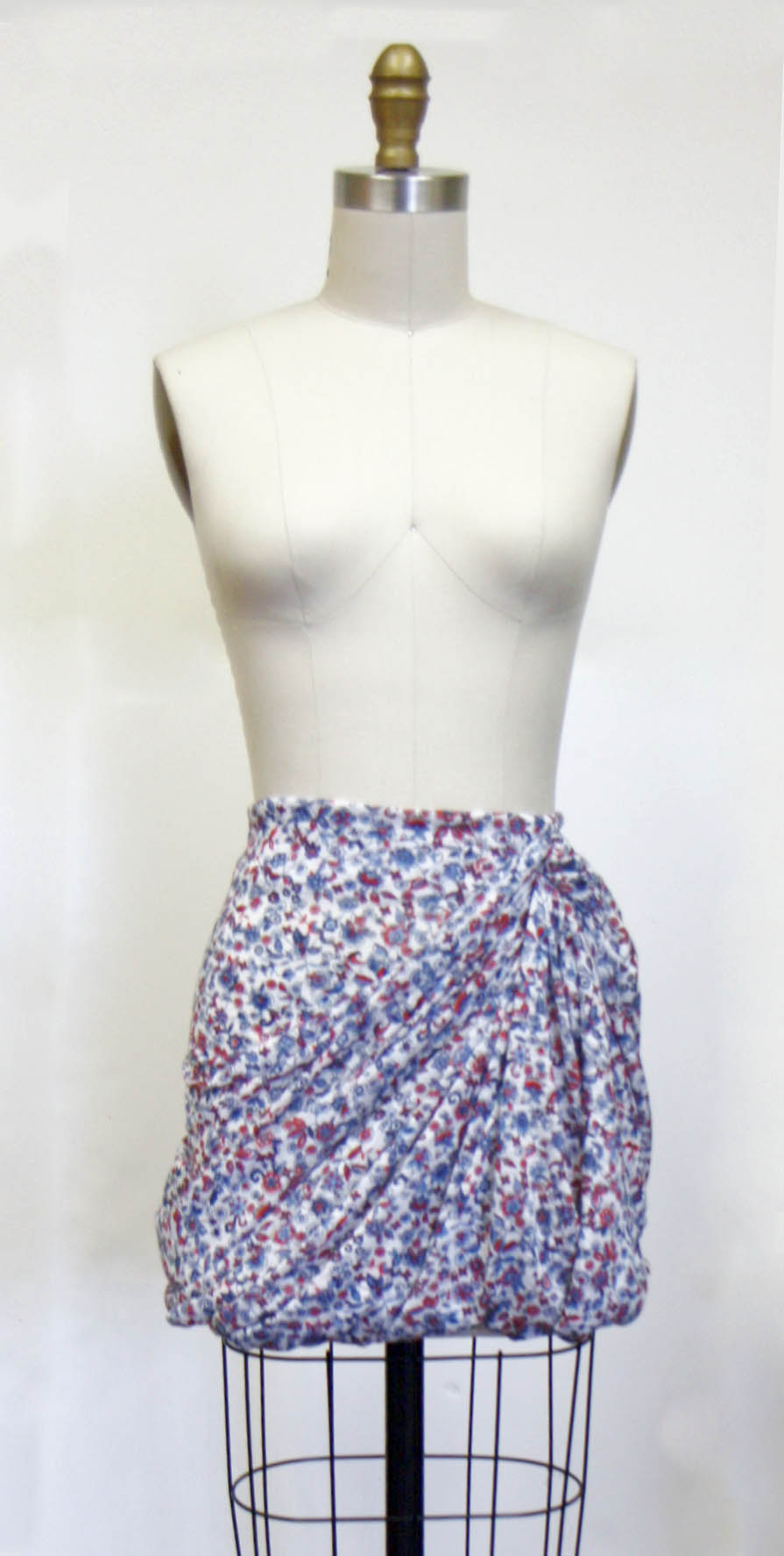 White/Antique Blue/Cranberry Floral Jersey Prints Detail