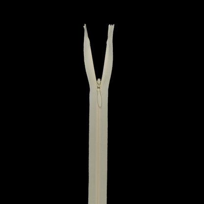 Invisible Zipper 24" by YKK - 124 Vanilla Custard