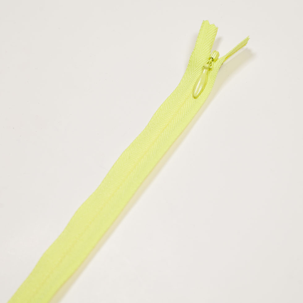 Invisible Zipper 24" by YKK - 803 Lemonade Detail