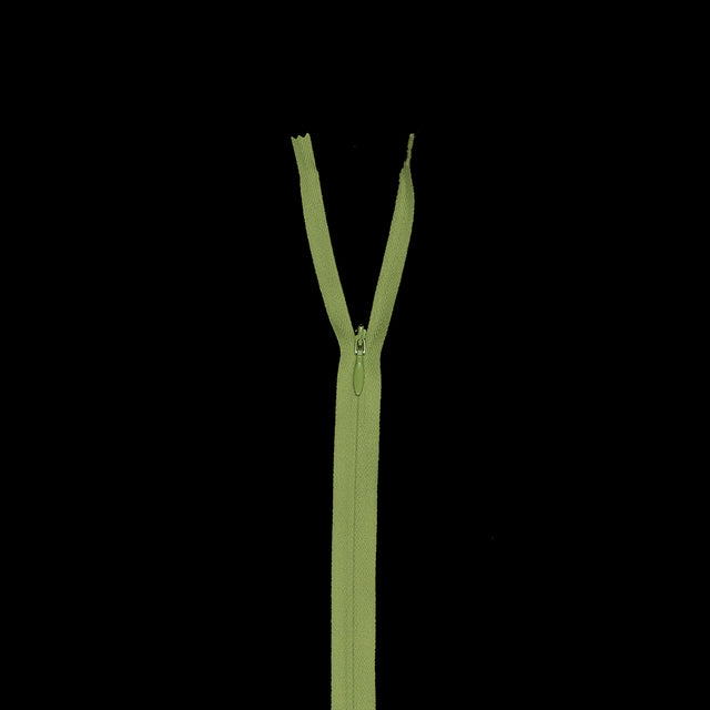 Invisible Zipper 24" by YKK - 827 Macaw Green