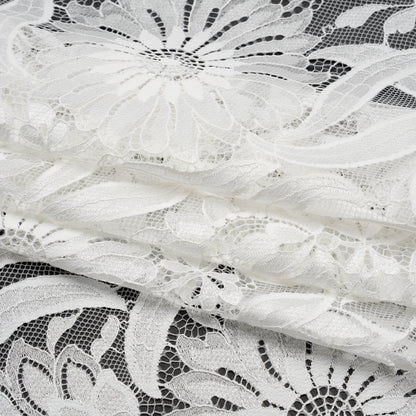 Raschel Lace Panel with Finished Edges - Ivory Bold Daisies and Leaves