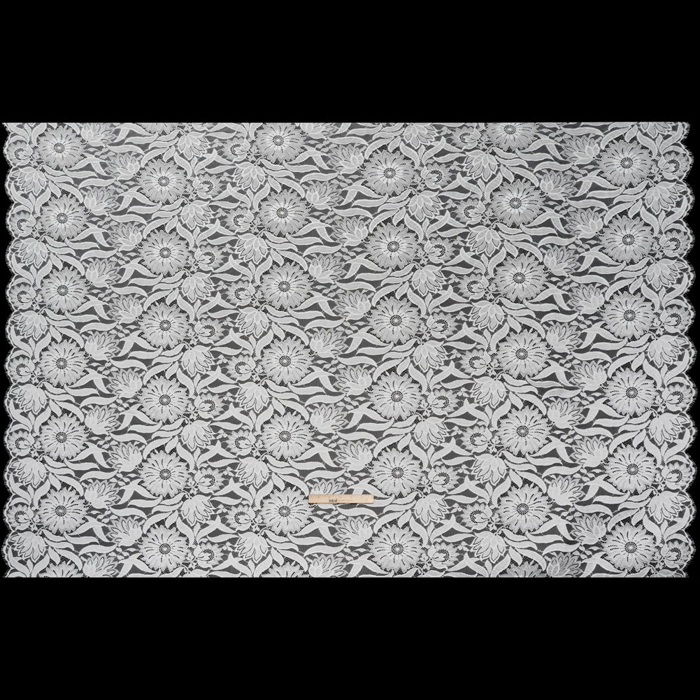 Raschel Lace Panel with Finished Edges - Ivory Bold Daisies and Leaves
